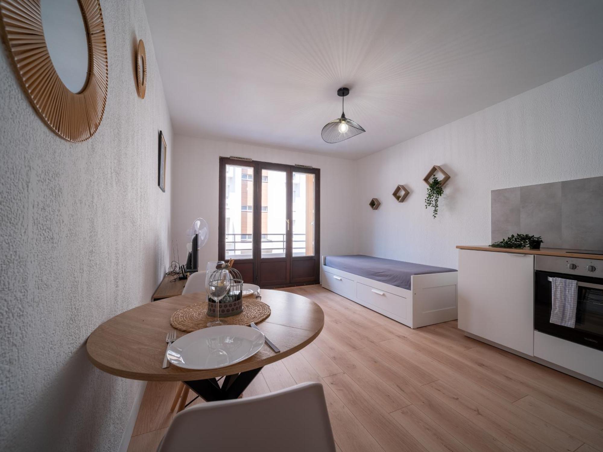 Appartement Tout Equipe Avec Parking A 5Min A Pied De La Gare St Charles Marseille Ngoại thất bức ảnh